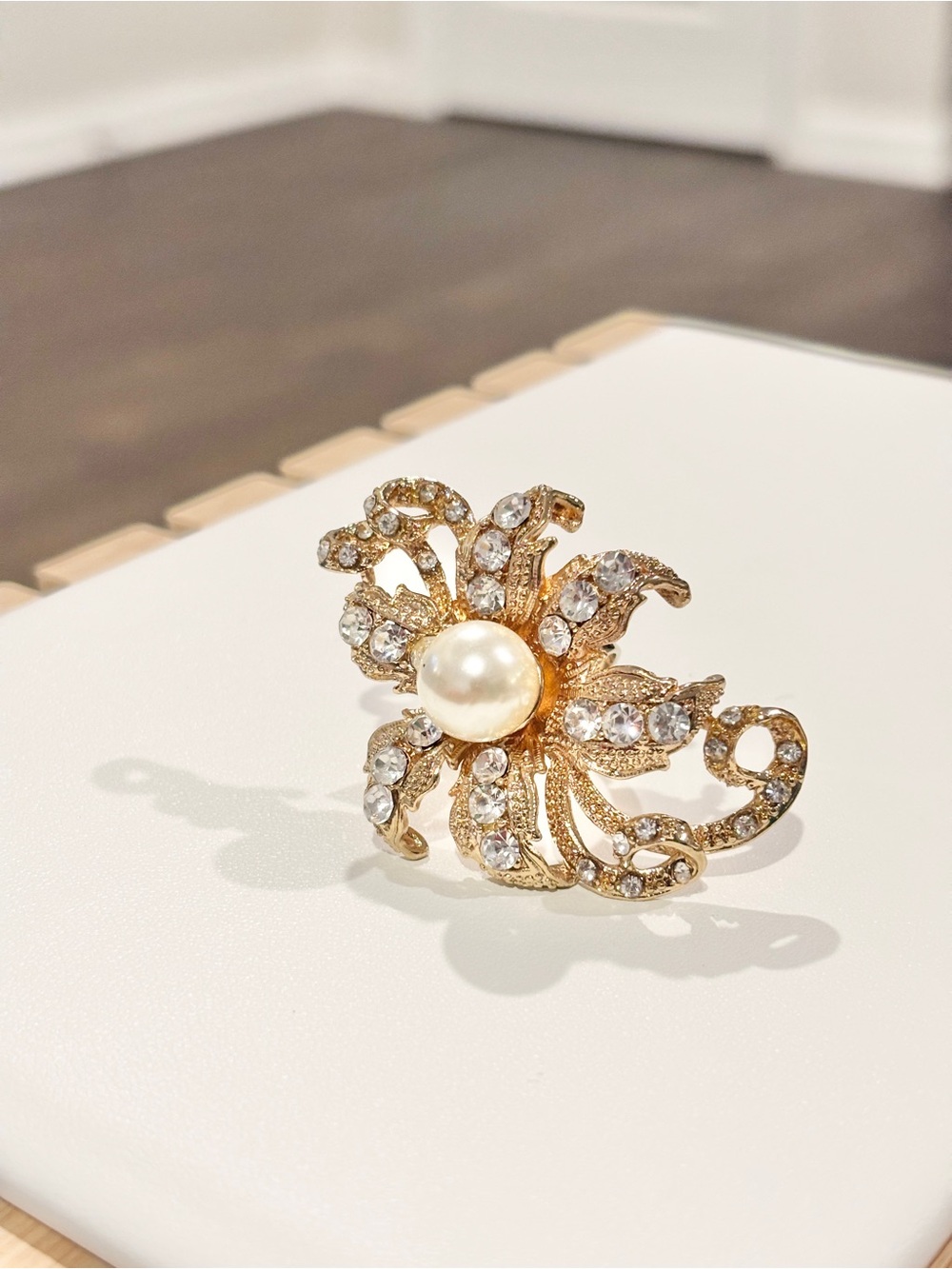 Gold Tone Floral Statement Ring Pearl Center Rhinestone Cocktail Ring Size 7